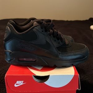 Nike Airmax 90s - big kids size 5.